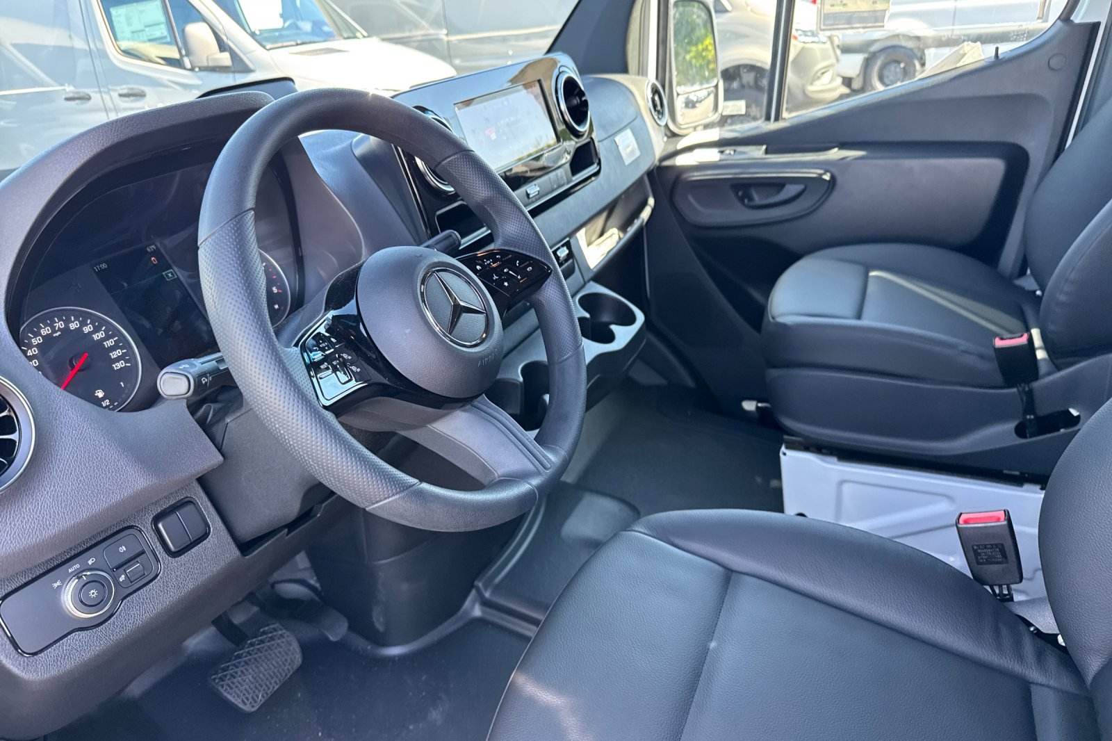 New 2025 Mercedes-Benz Sprinter 2500 image 10