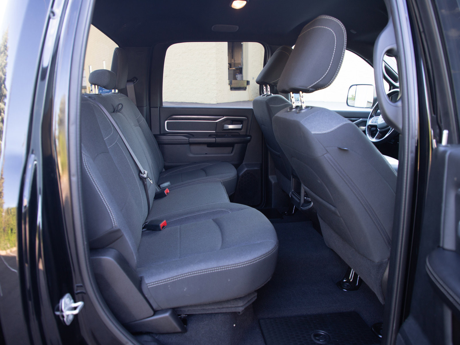 Used 2022 RAM 3500 Big Horn w/ Night Edition AWD/4WD image 15