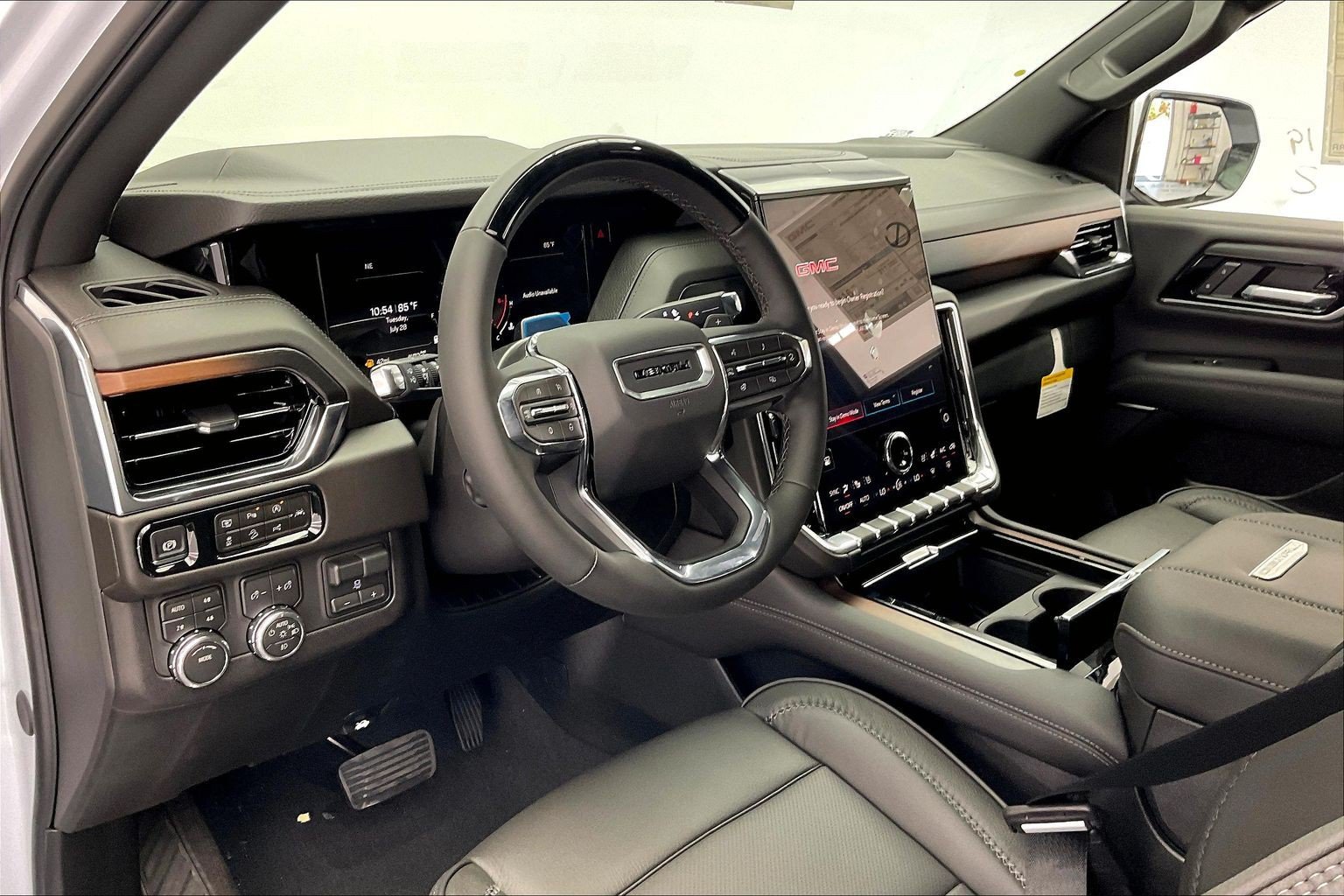New 2026 GMC Yukon XL Denali w/ Advanced Technology Package AWD/4WD image 4