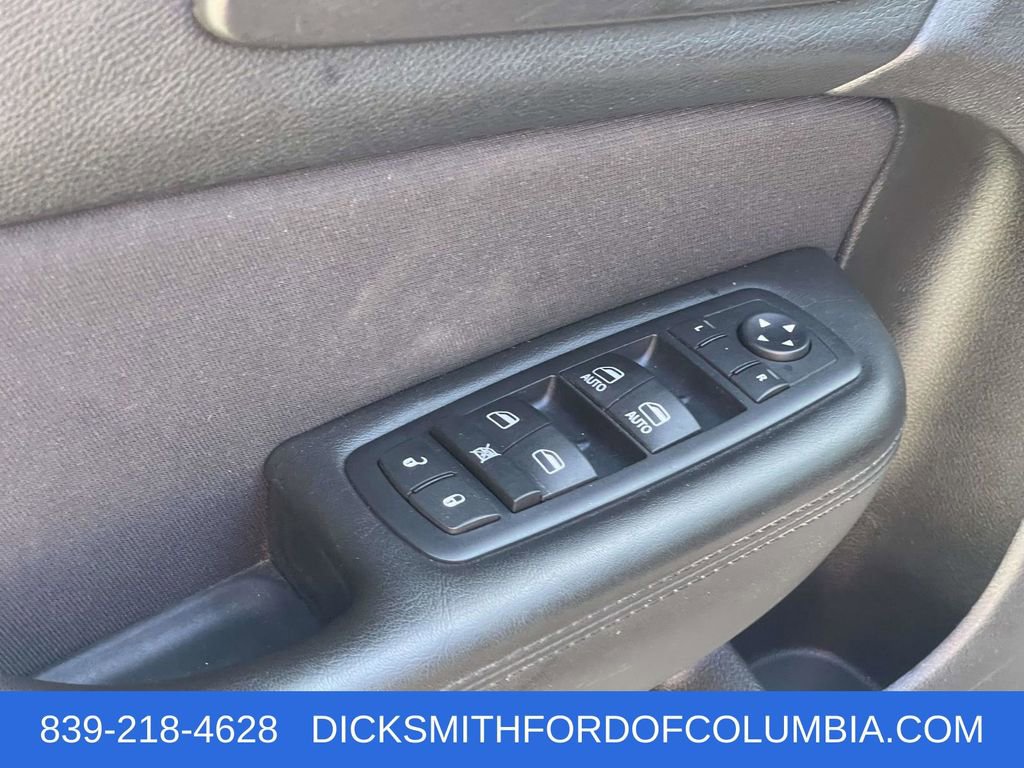 Used 2015 Chrysler 200 Limited w/ Convenience Group image 20