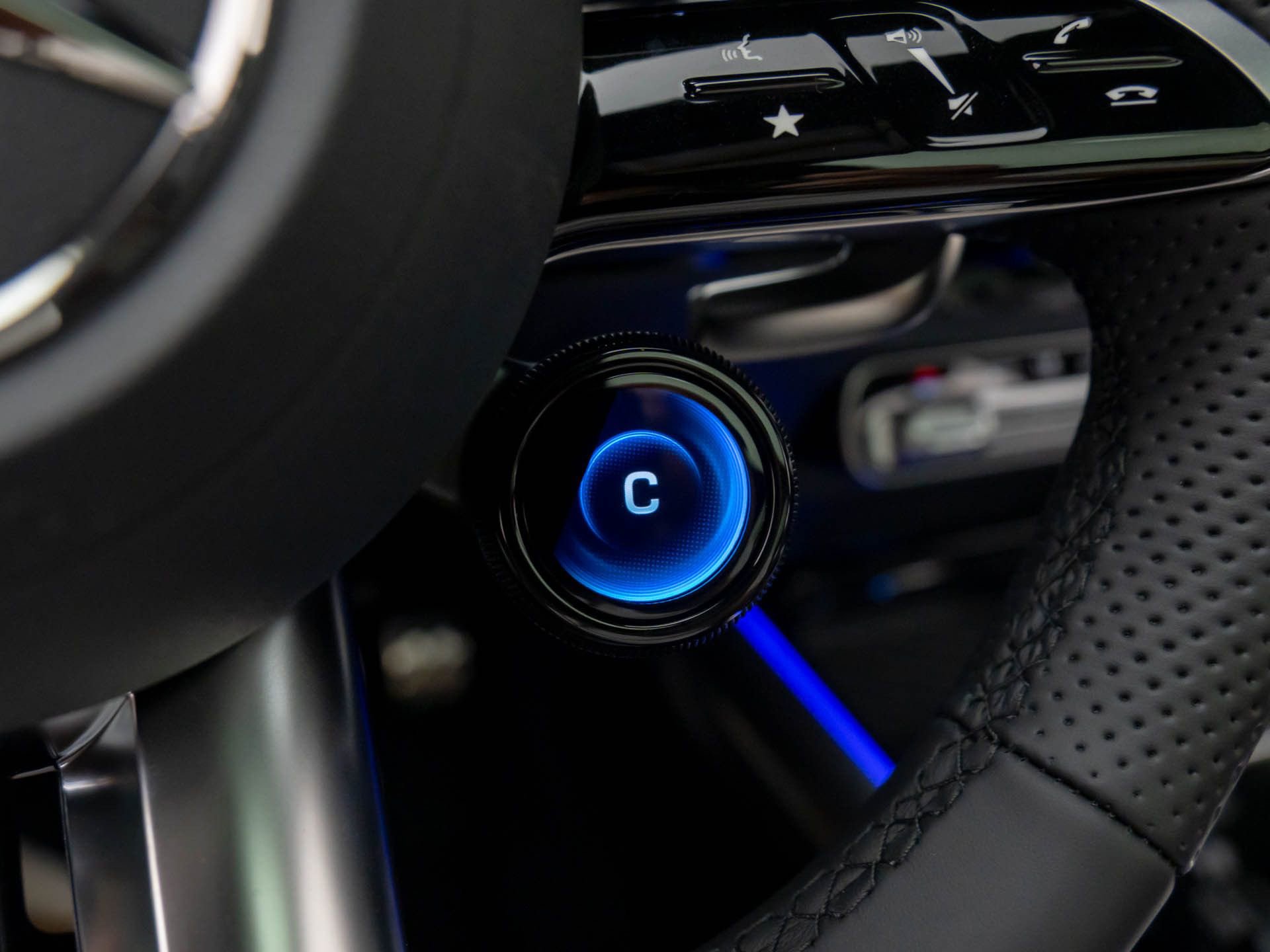 New 2026 Mercedes-Benz GLA 35 AMG 4MATIC image 25