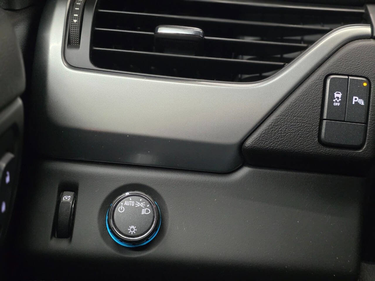 Used 2016 Chevrolet Tahoe LS image 19