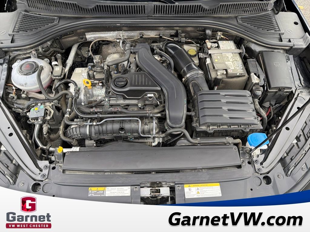 Used 2025 Volkswagen Jetta SE w/ Sunroof Package image 21
