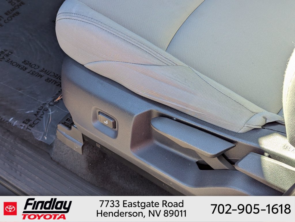 Certified 2025 Toyota Tacoma SR5 AWD/4WD image 17