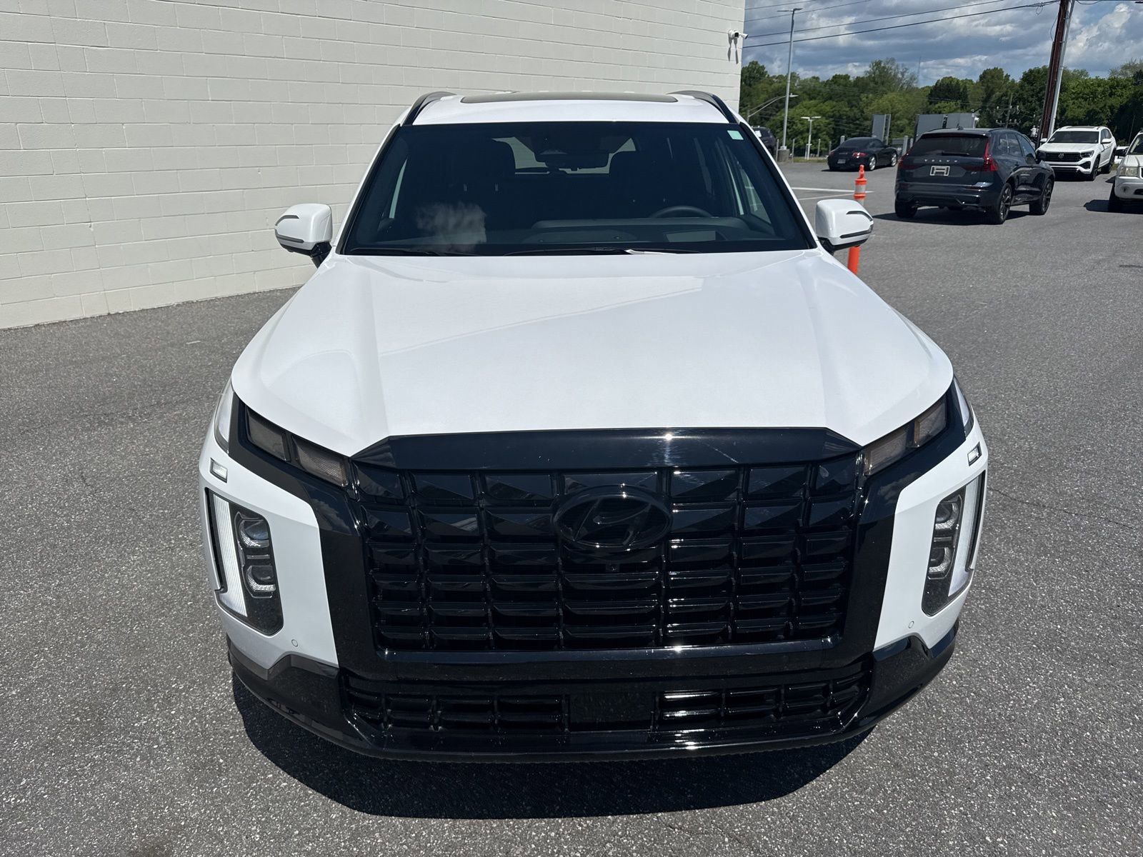 Used 2025 Hyundai Palisade Calligraphy AWD/4WD image 2