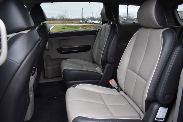 Used 2016 Kia Sedona SX image 19