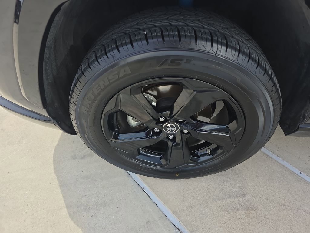 Used 2019 Toyota RAV4 XSE image 5