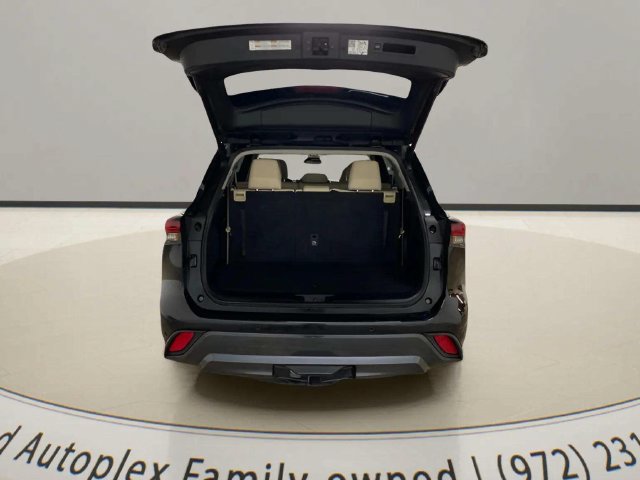 Used 2024 Toyota Highlander Limited AWD/4WD image 93