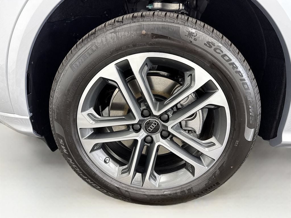 Used 2025 Audi Q5 Premium Plus w/ Premium Plus AWD/4WD image 30