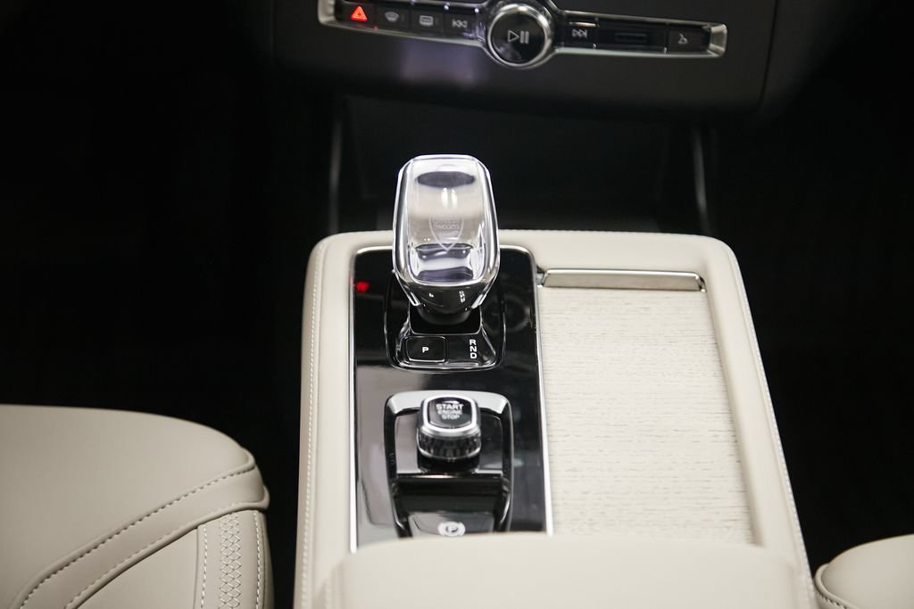 New 2026 Volvo XC90 T8 Plus w/ Protection Package Premier AWD/4WD image 27