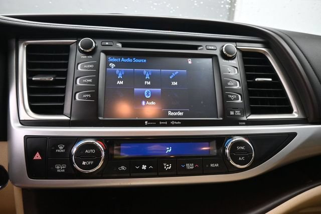 Used 2018 Toyota Highlander XLE FWD image 14