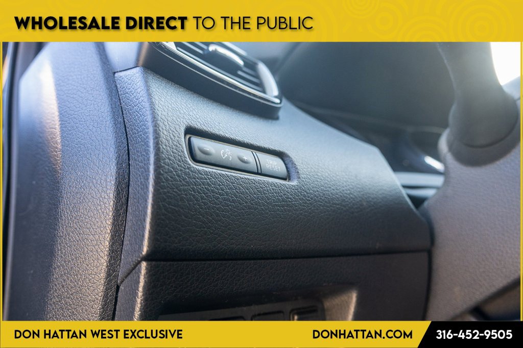 Used 2018 Nissan Rogue S image 14