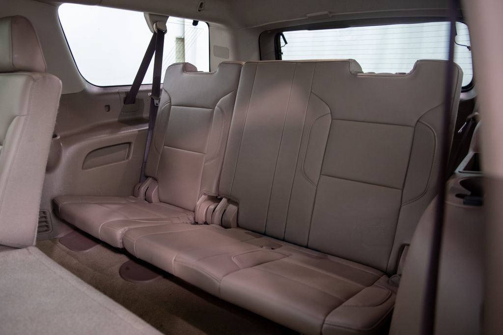 Used 2018 Chevrolet Suburban LT w/ LT Signature Package AWD/4WD image 11