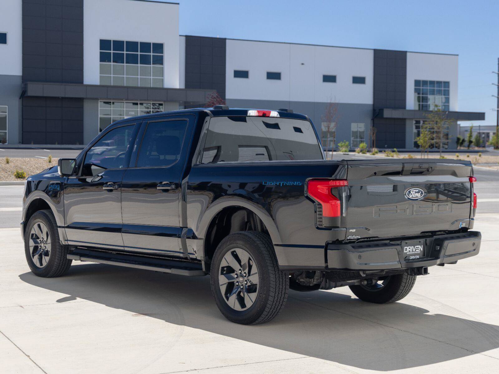 Used 2025 Ford F150 Lightning Flash AWD/4WD image 8