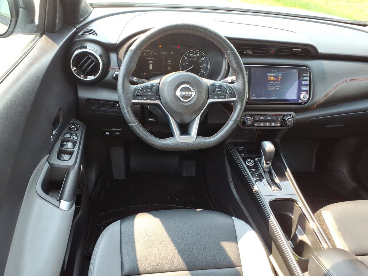 Used 2024 Nissan Kicks SR w/ SR Premium Package FWD image 10
