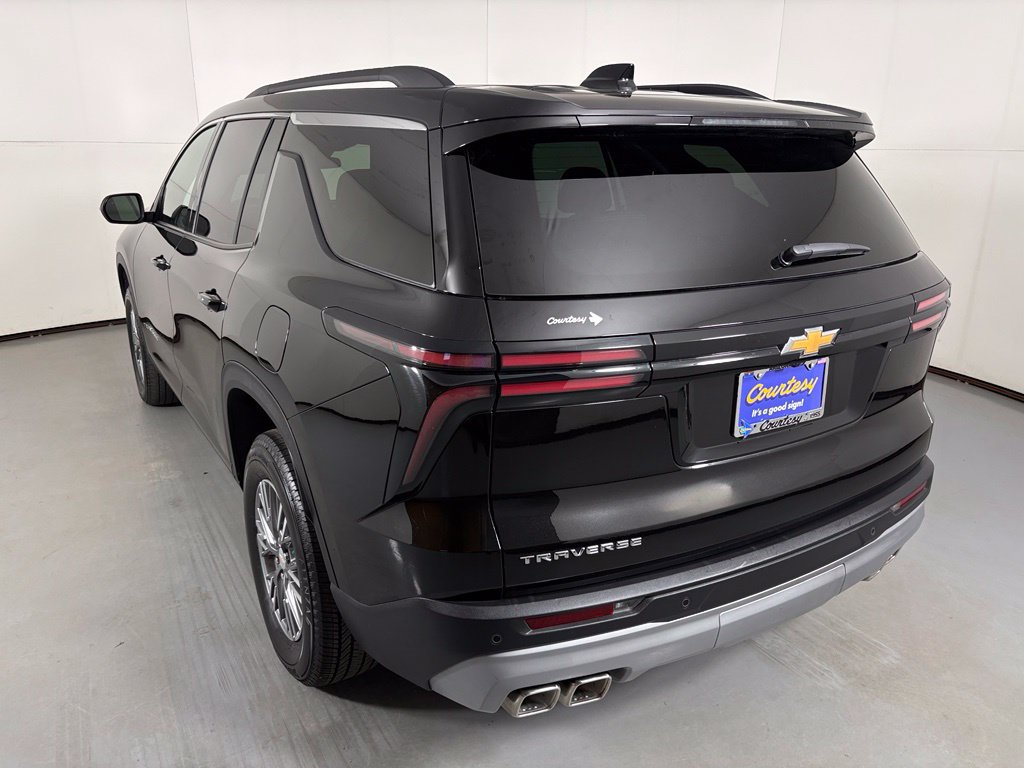 Used 2026 Chevrolet Traverse LT FWD image 6