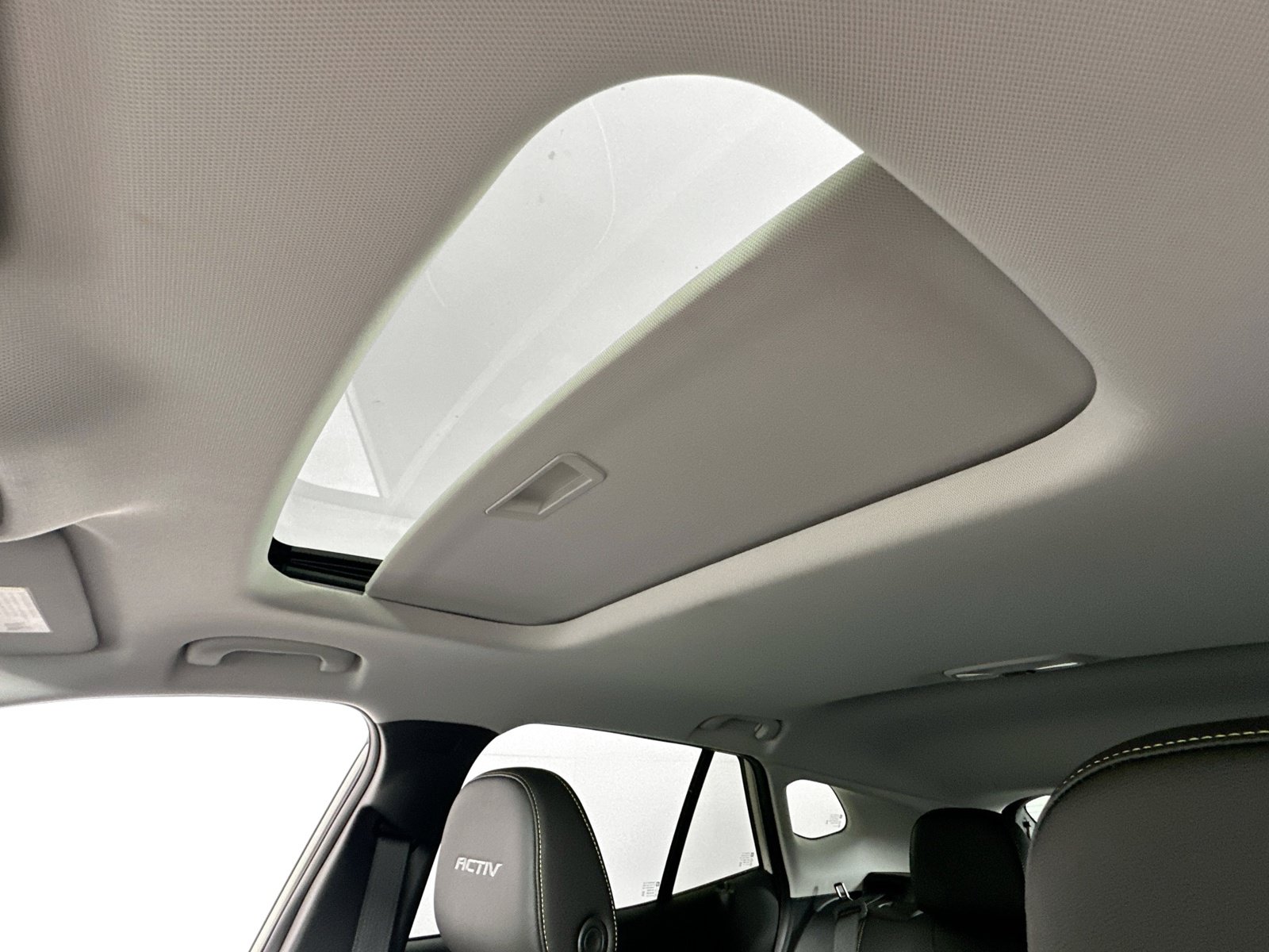 Used 2026 Chevrolet Trax ACTIV w/ Sunroof Package FWD image 21