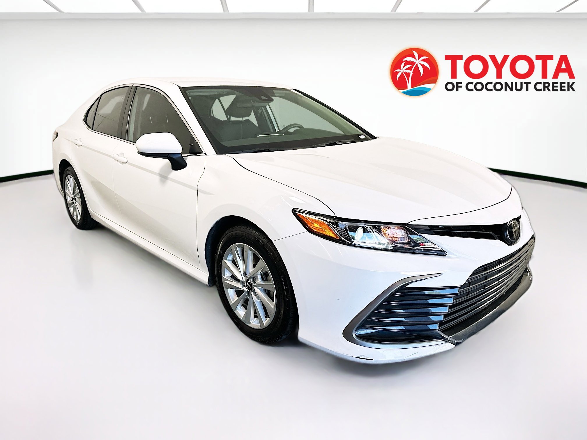 Used 2023 Toyota Camry LE FWD image 1