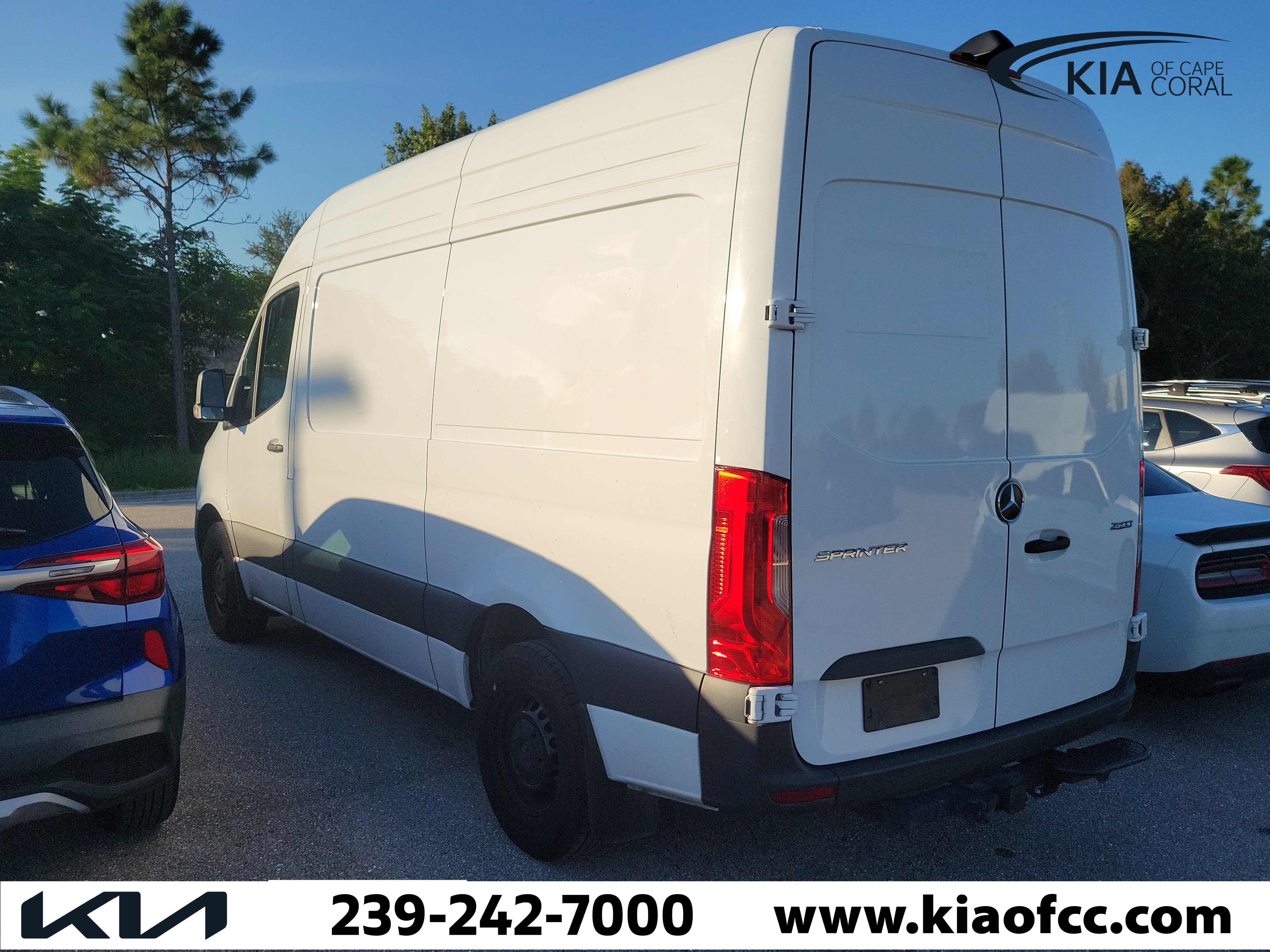 Used 2025 Mercedes-Benz Sprinter 2500 image 4