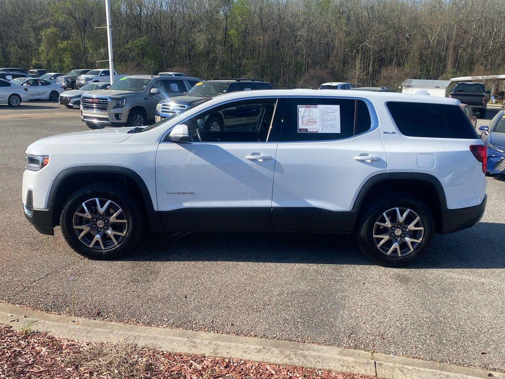Used 2023 GMC Acadia SLE image 3
