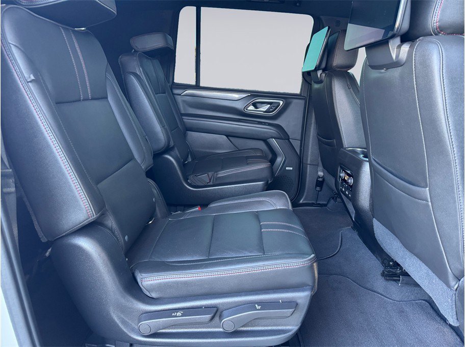 Used 2021 Chevrolet Suburban RST w/ Luxury Package image 27