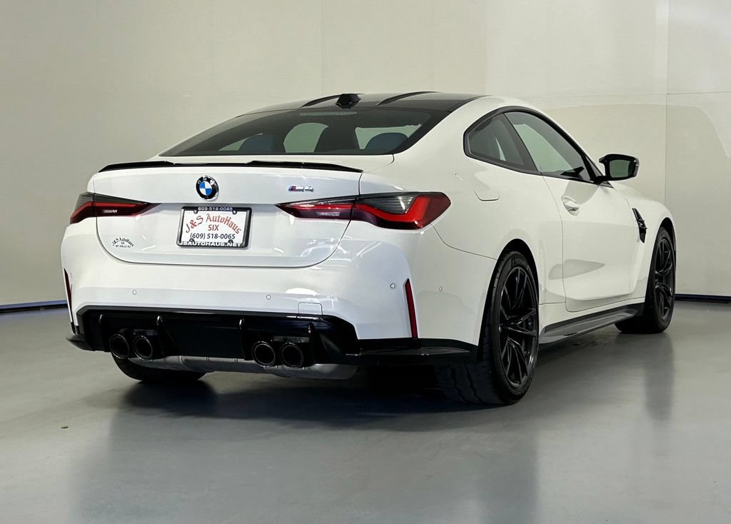 Used 2024 BMW M4 Coupe w/ Executive Package RWD image 8