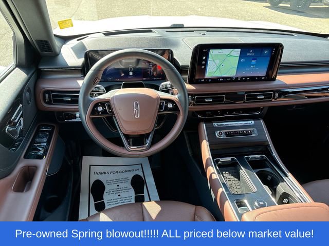Used 2025 Lincoln Aviator Reserve AWD/4WD image 23