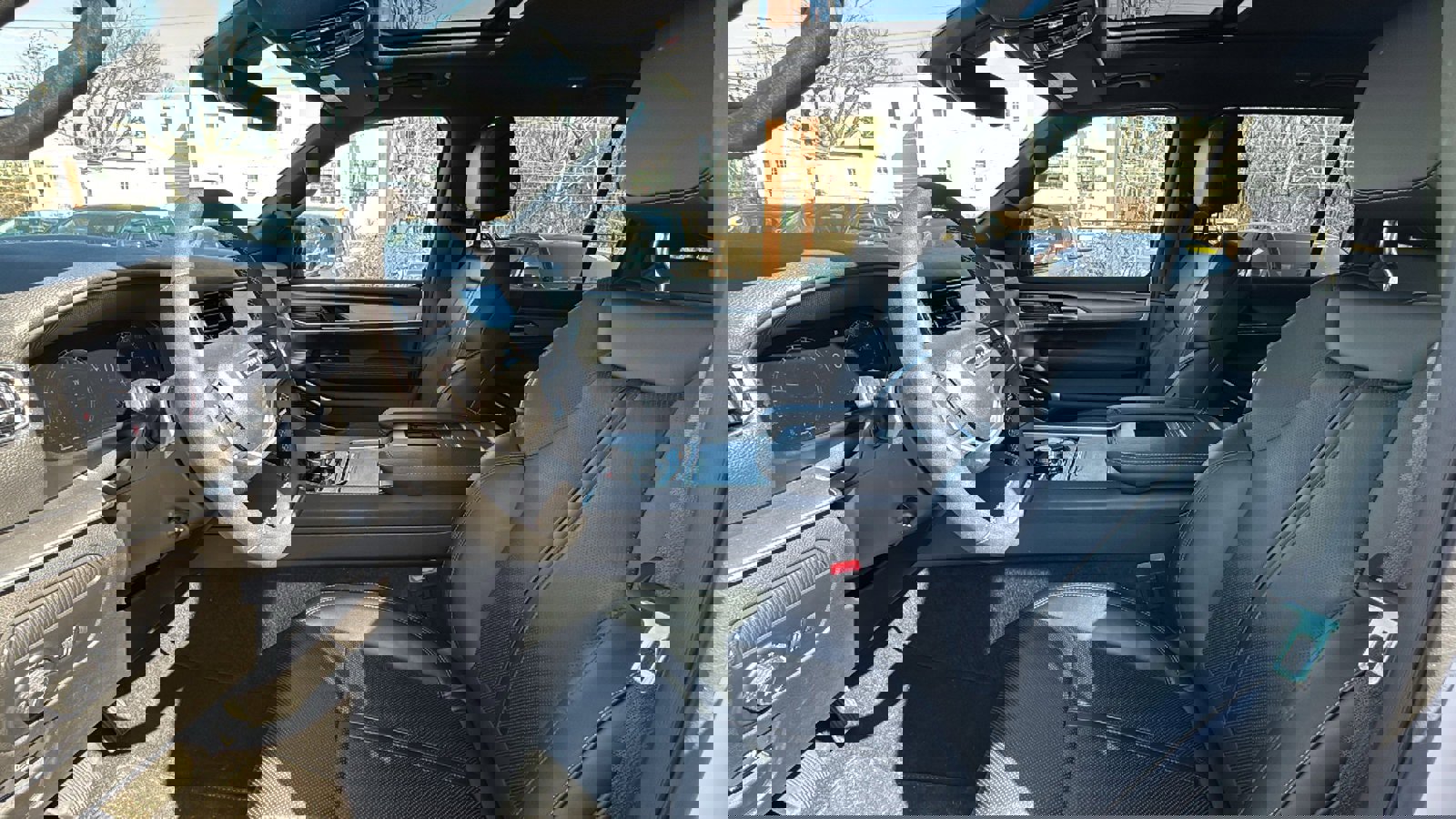 Used 2025 Jeep Wagoneer 4WD w/ Premium Group I image 9