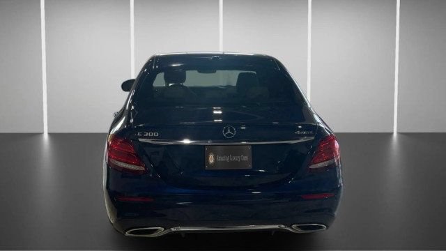 Used 2017 Mercedes-Benz E 300 4MATIC image 9