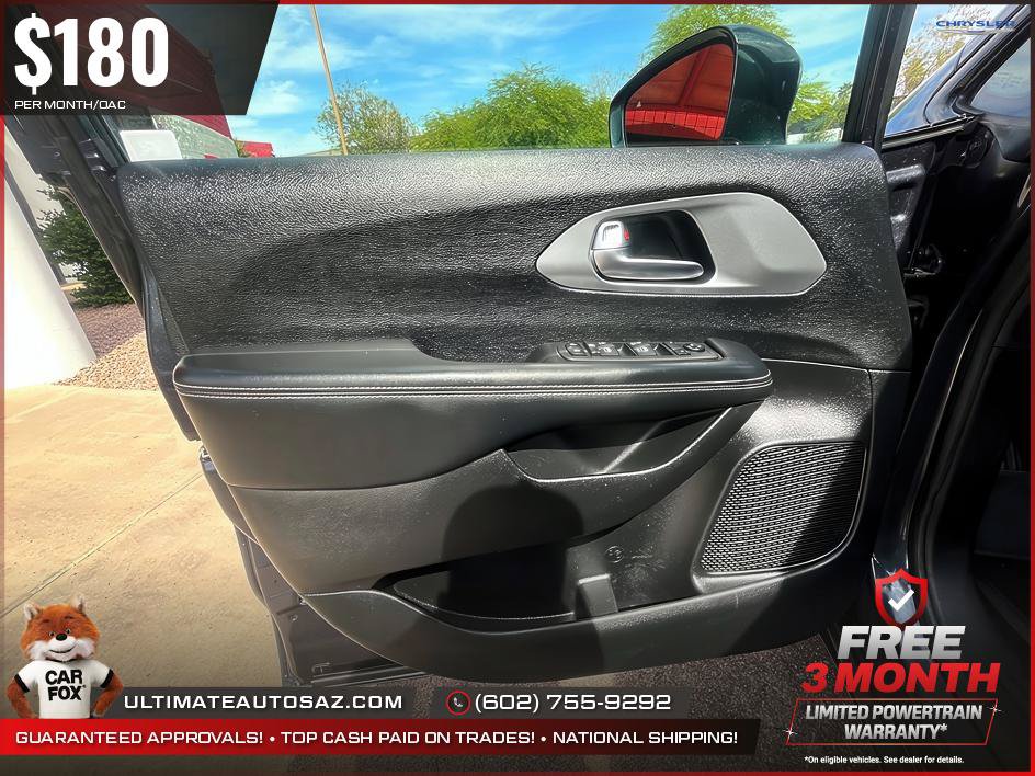 Used 2019 Chrysler Pacifica Touring-L w/ Advanced Safetytec Group FWD image 12