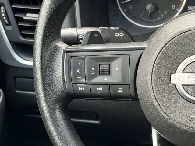 Used 2024 Nissan Rogue S FWD image 24