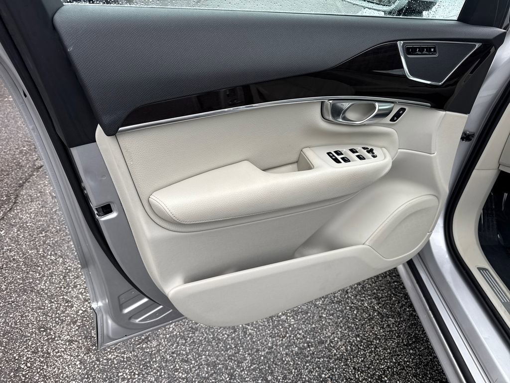 Used 2019 Volvo XC90 T6 Momentum w/ Protection Package Premier image 10