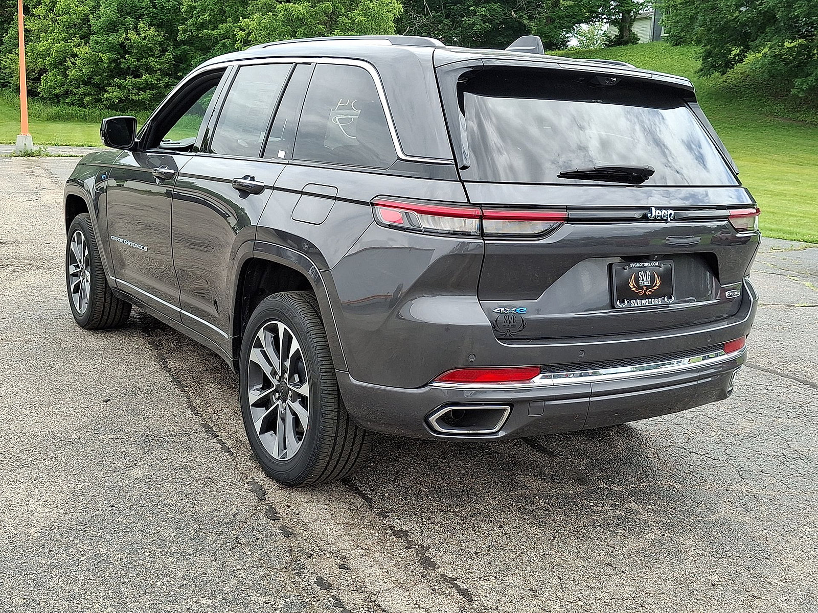 New 2024 Jeep Grand Cherokee Overland w/ Luxury Tech Group IV AWD/4WD image 11