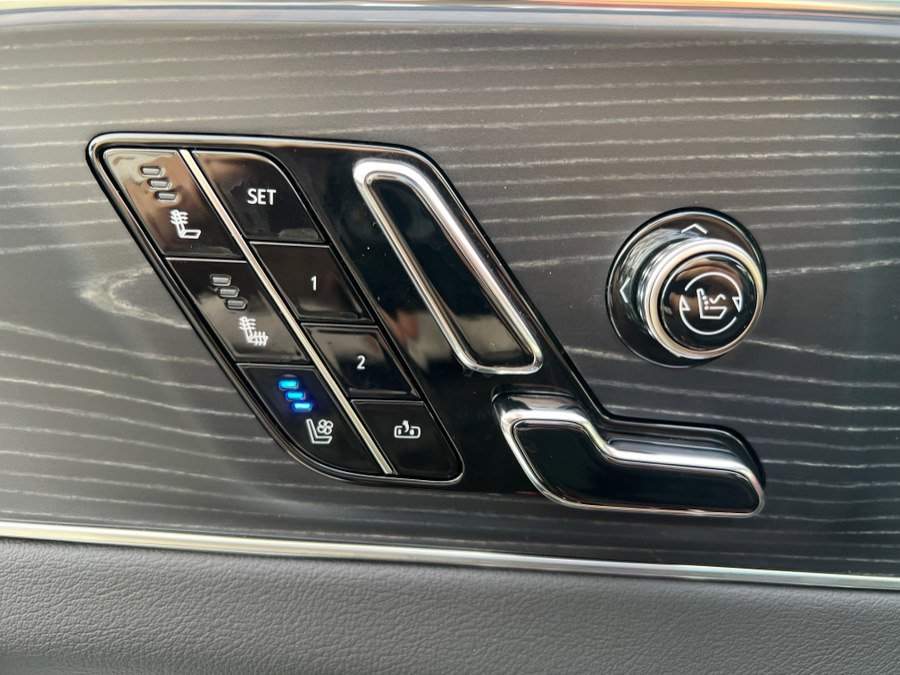 Used 2024 Cadillac Lyriq Luxury w/ LPO, Floor Liner Package image 11