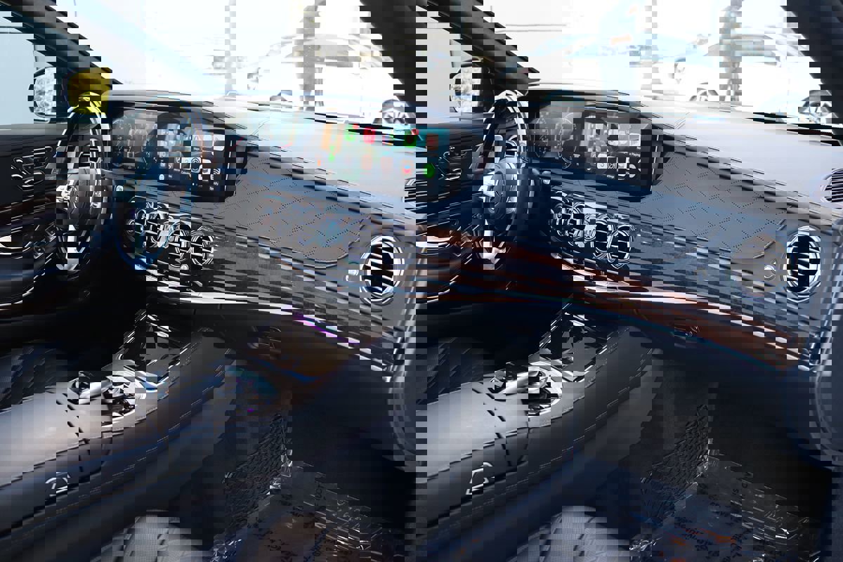 Used 2019 Mercedes-Benz S 560 Sedan w/ AMG Line Exterior image 43