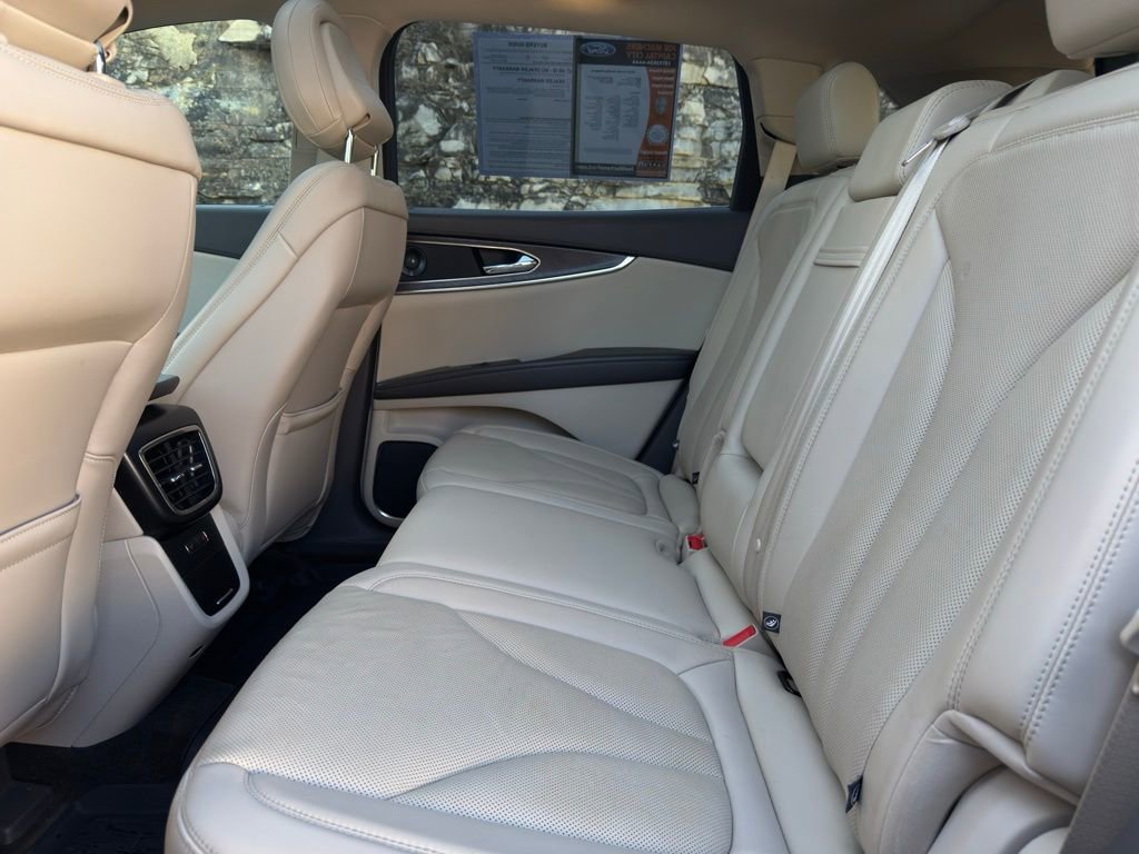 Used 2020 Lincoln Nautilus Reserve image 12