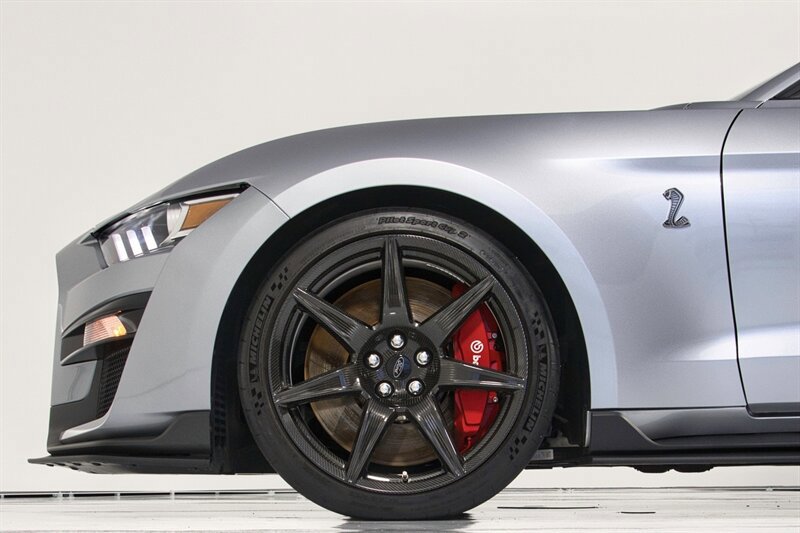 Used 2022 Ford Mustang Shelby GT500 w/ Carbon Fiber Track Pack RWD image 6