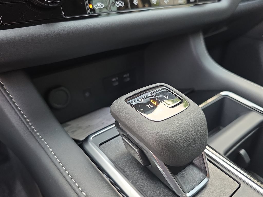 New 2026 Nissan Pathfinder SL FWD image 32