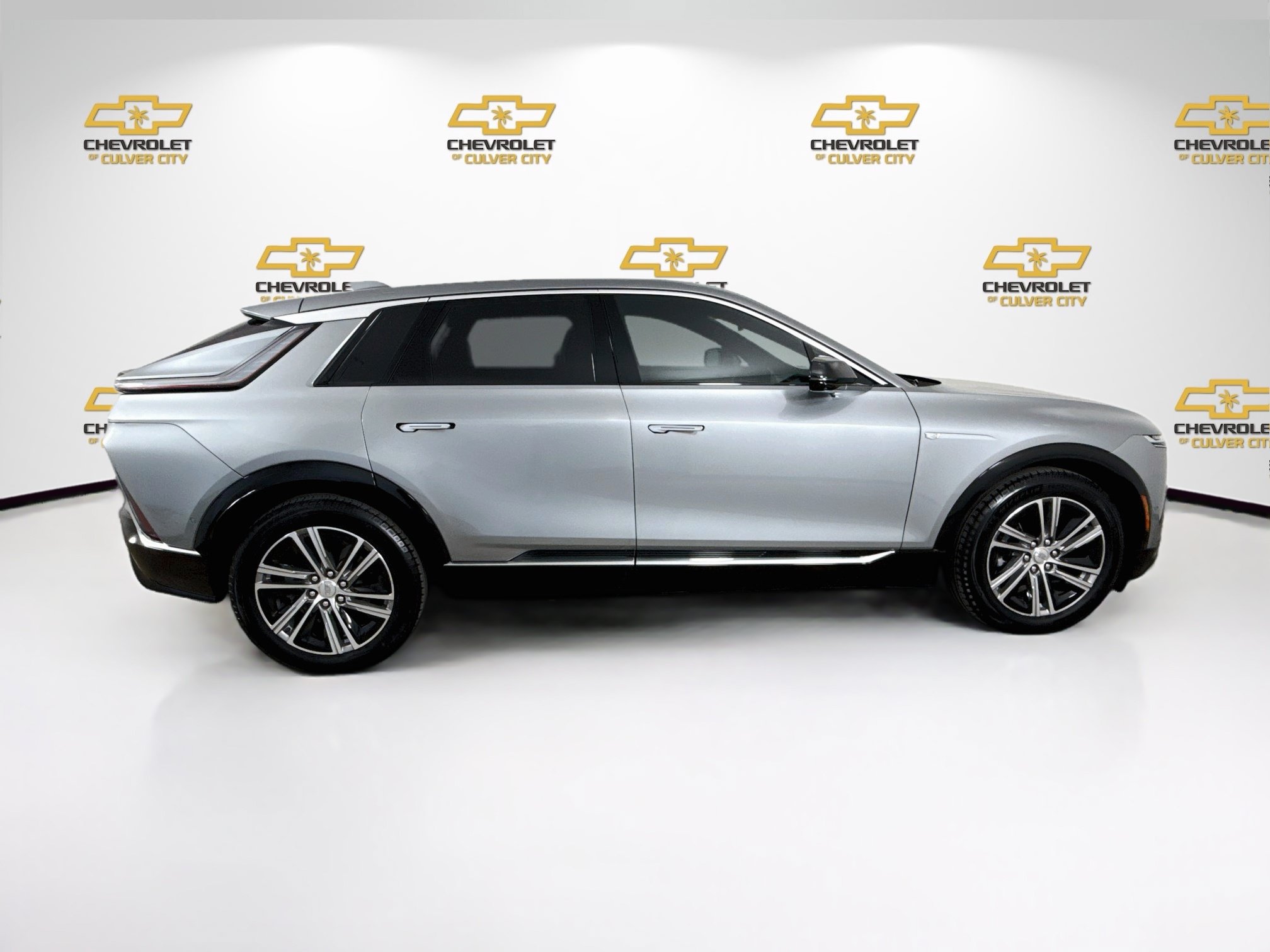 Used 2024 Cadillac Lyriq Luxury RWD image 9
