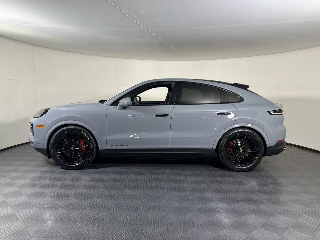 Certified 2024 Porsche Cayenne S AWD/4WD image 2