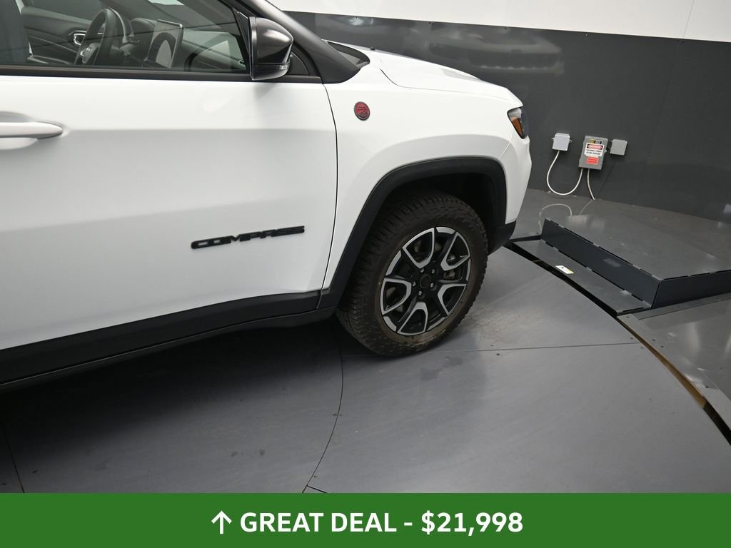 Used 2025 Jeep Compass Trailhawk w/ Trailer Tow Group image 24