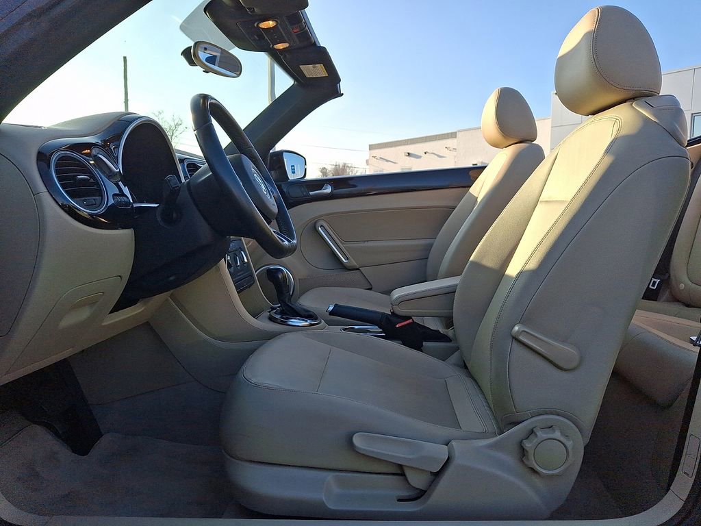 Used 2014 Volkswagen Beetle 2.5 image 14