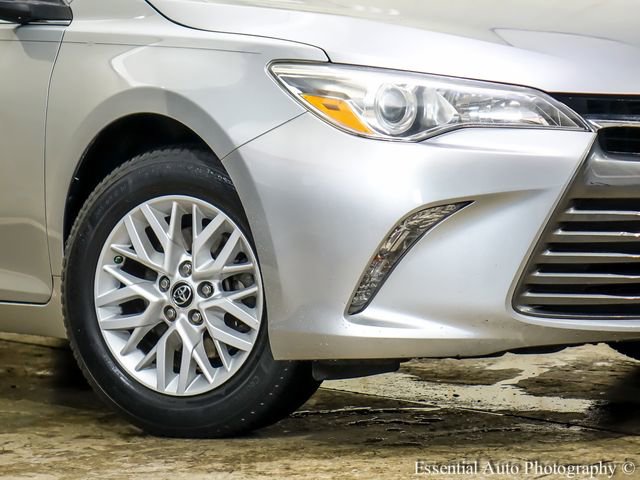 Used 2016 Toyota Camry LE image 4
