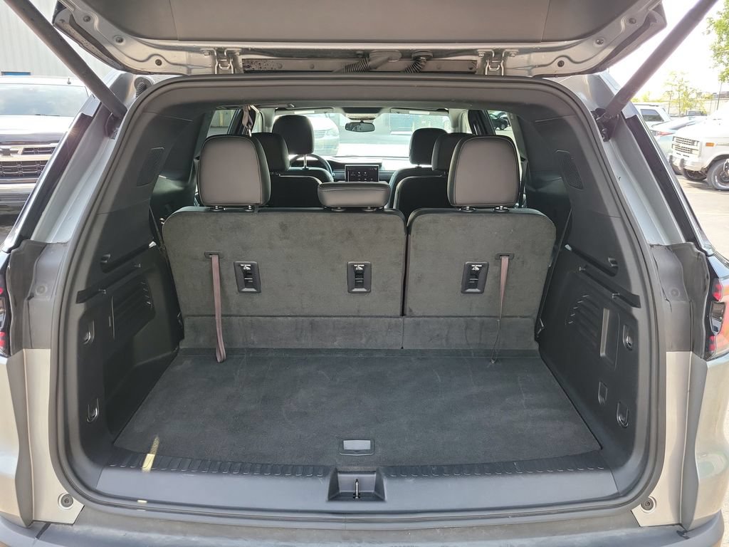 Used 2024 GMC Acadia Elevation AWD/4WD image 11