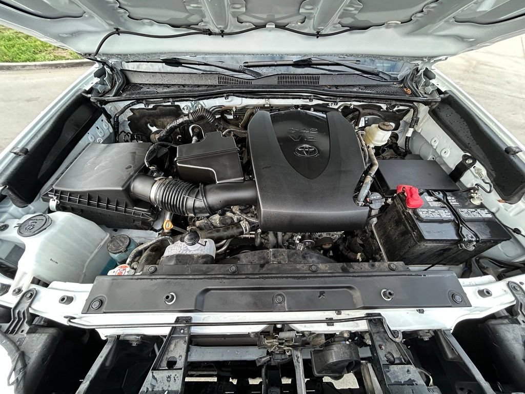 Used 2023 Toyota Tacoma SR AWD/4WD image 32