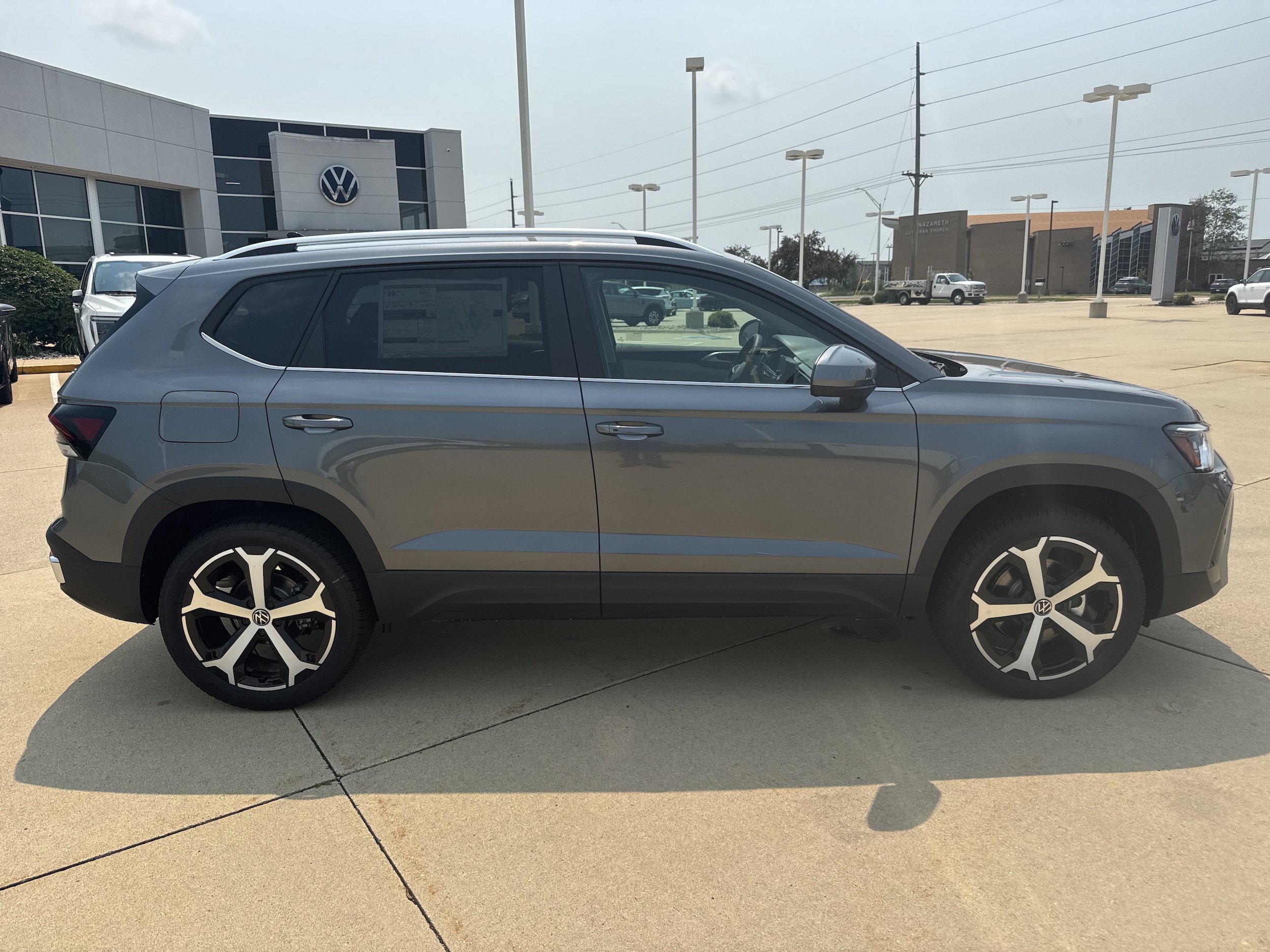 New 2026 Volkswagen Taos SEL AWD/4WD image 3