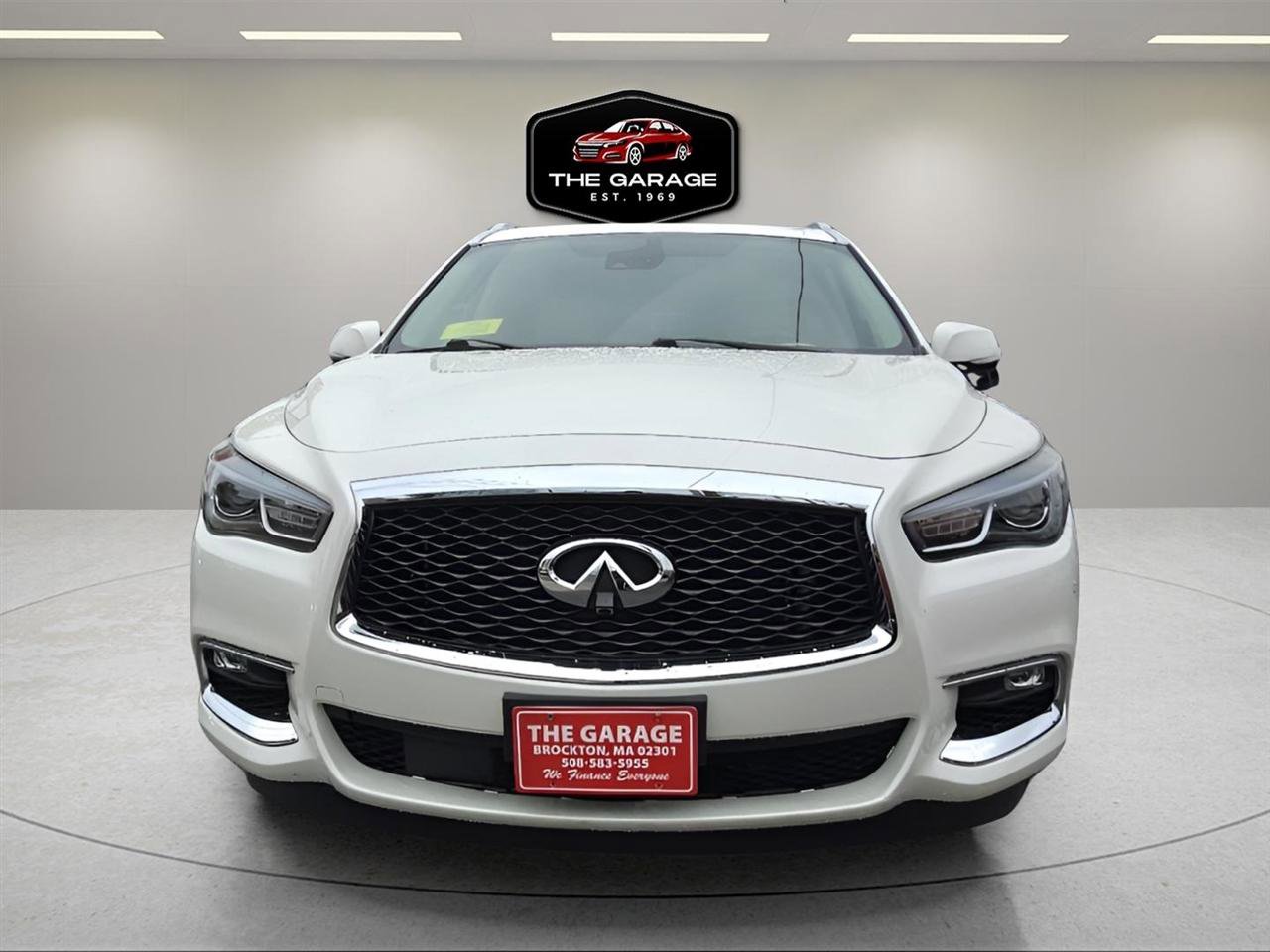 Used 2019 INFINITI QX60 Luxe w/ Essential Package AWD/4WD image 2