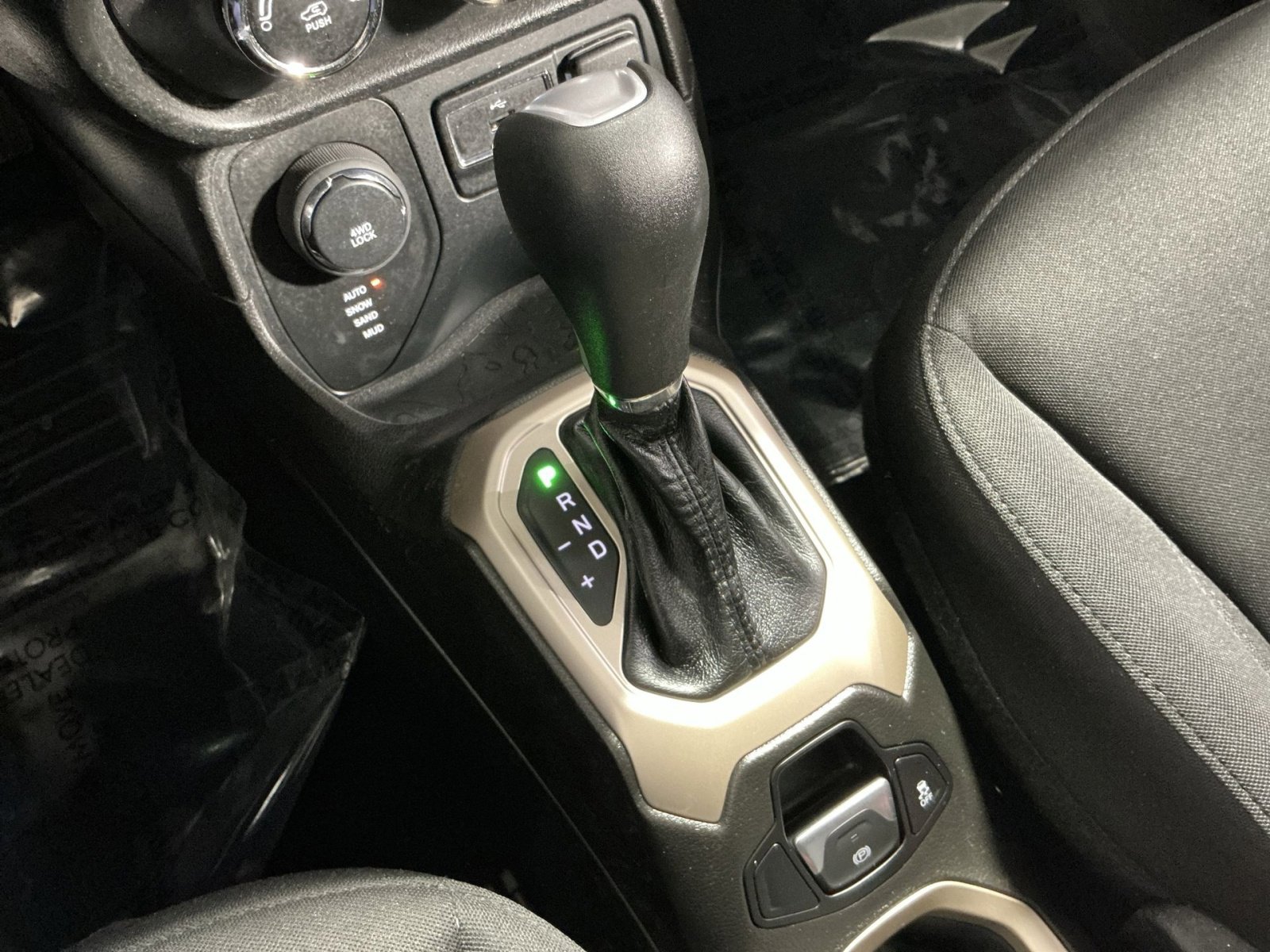 Used 2017 Jeep Renegade Sport w/ Power & Air Group image 29