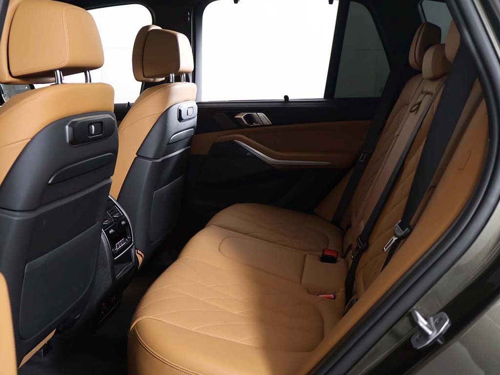Used 2025 BMW X5 M60i w/ Executive Package AWD/4WD image 33