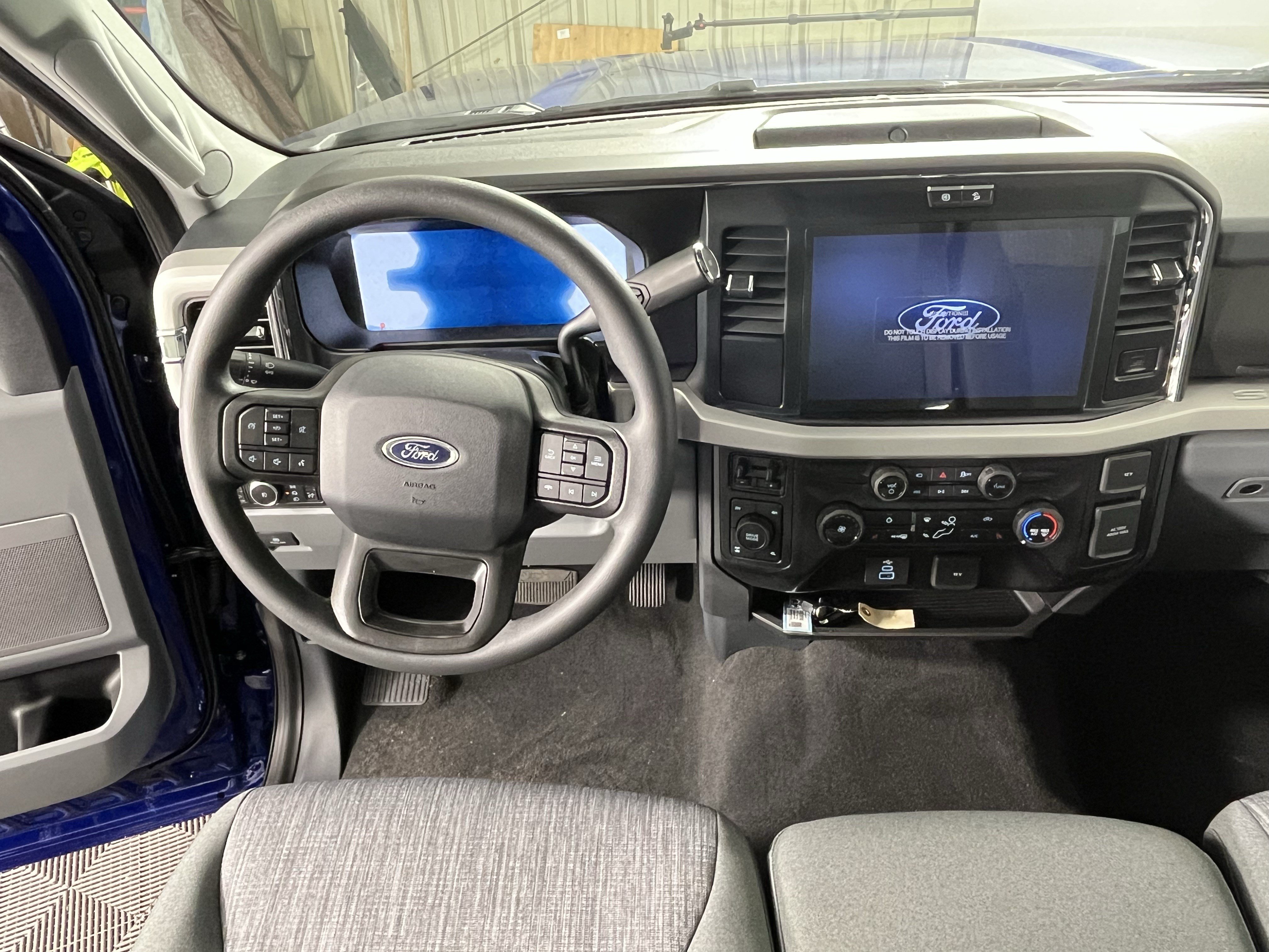 New 2026 Ford F250 XLT w/ XLT Premium Package AWD/4WD image 12